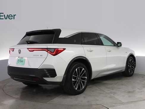Used 2024 Acura ZDX A-Spec image 12