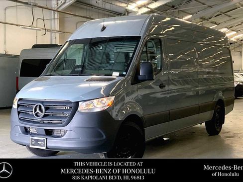 Used 2025 Mercedes-Benz Sprinter 2500 image 1