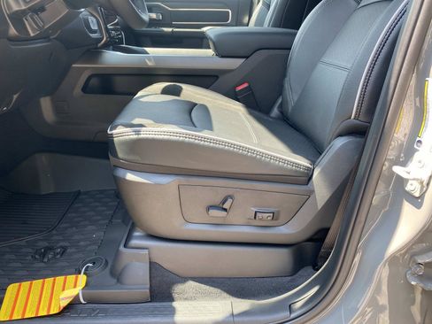 New 2026 RAM 3500 Laramie AWD/4WD image 14