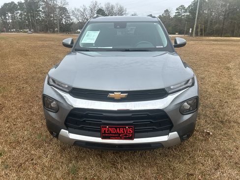 Used 2023 Chevrolet TrailBlazer LT w/ Convenience Package image 3