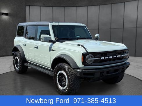 Used 2022 Ford Bronco Outer Banks w/ Sasquatch Package AWD/4WD image 3