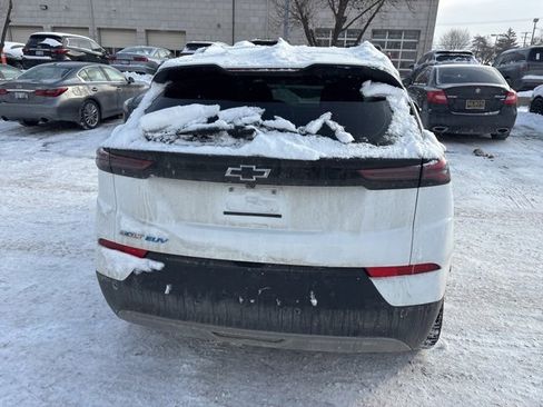 Used 2023 Chevrolet Bolt EUV LT w/ Convenience Package image 6