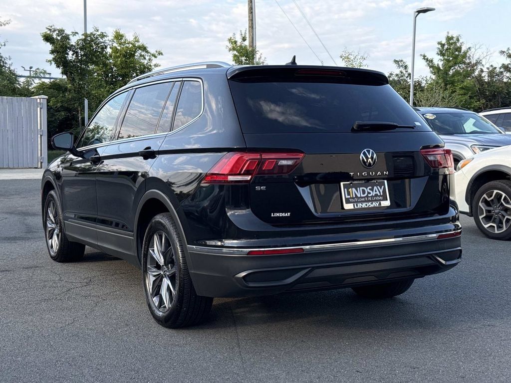 Used 2022 Volkswagen Tiguan SE FWD image 5