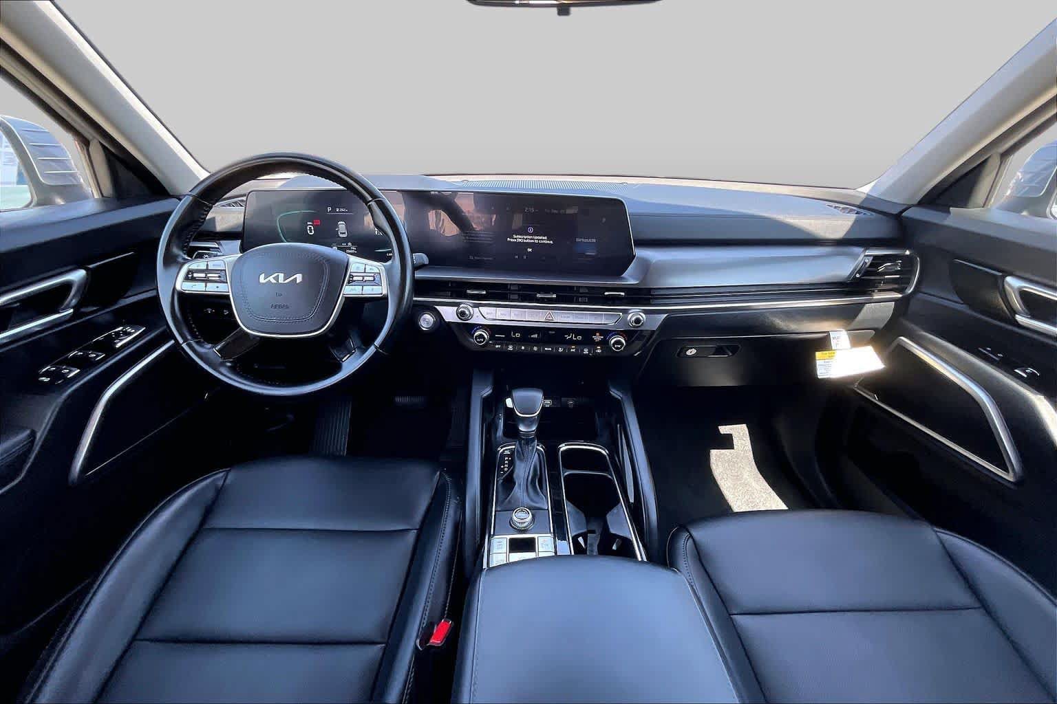 Used 2025 Kia Telluride LX FWD image 14
