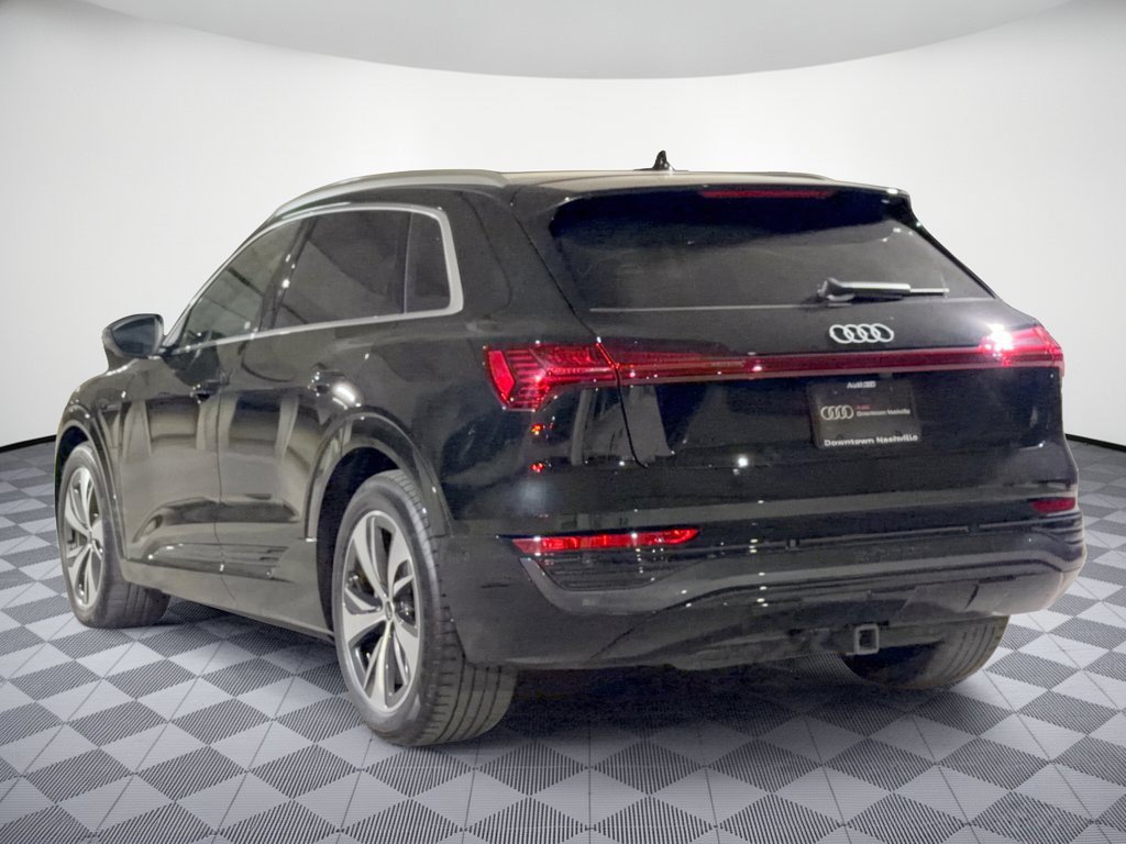 Used 2024 Audi Q8 e-tron Premium Plus AWD/4WD image 3