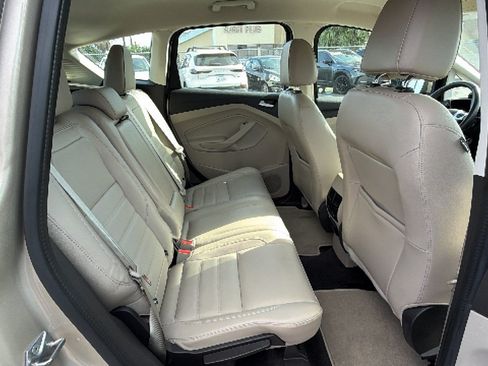 Used 2017 Ford C-MAX Energi SE w/ Equipment Group 402A FWD image 27