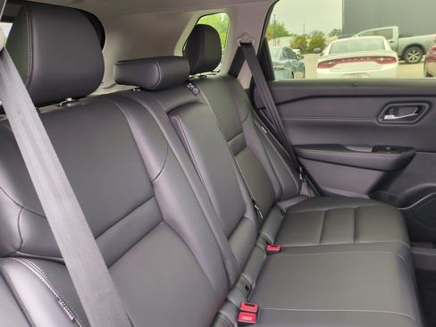 Certified 2025 Nissan Rogue SL w/ SL Premium Package FWD image 39