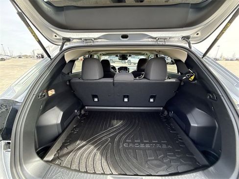 Used 2025 Subaru Crosstrek 2.0i Premium image 23