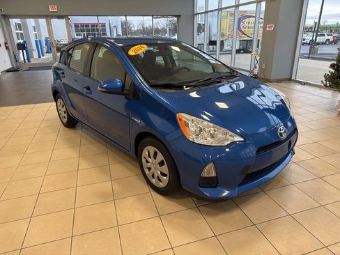Used 2014 Toyota Prius C Two image 5