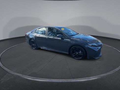 Used 2025 Toyota Camry SE image 18