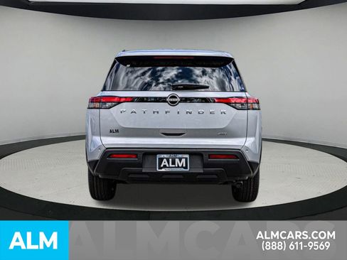 Used 2025 Nissan Pathfinder SV image 12