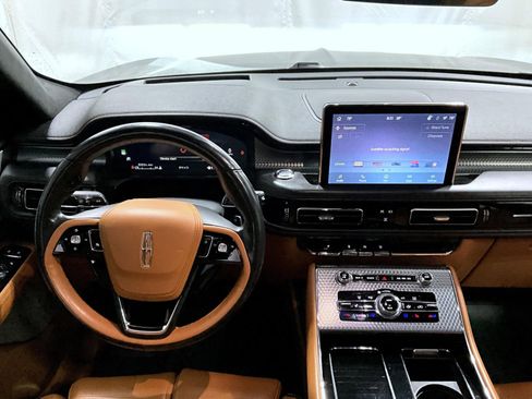 Certified 2023 Lincoln Aviator Black Label w/ Jet Package image 13