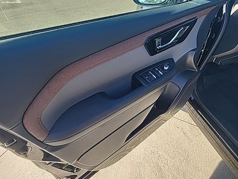 Certified 2025 Subaru Forester Sport w/ Popular Package image 9