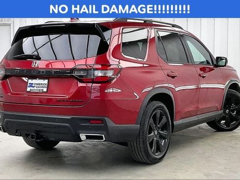 Certified 2025 Honda Pilot Black Edition image 12