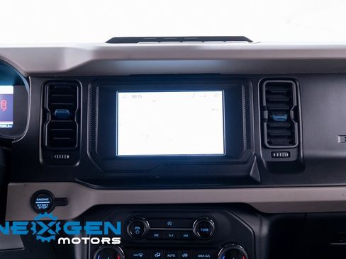 Used 2022 Ford Bronco Wildtrak image 12