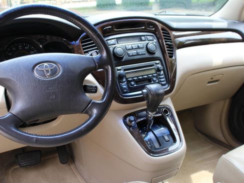 Used 2001 Toyota Highlander 2WD V6 image 19