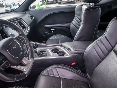 Used 2015 Dodge Challenger SRT Hellcat image 9
