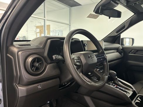 Certified 2023 Chevrolet Colorado Trail Boss image 8