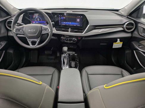New 2026 Chevrolet Trax ACTIV w/ Sunroof Package FWD image 16