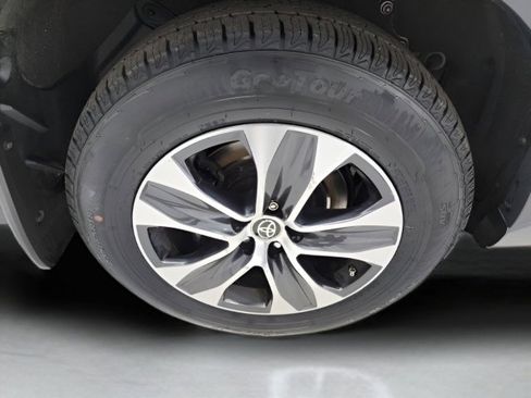 Used 2022 Toyota Highlander XLE image 15