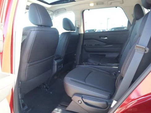 New 2026 Nissan Pathfinder SL w/ SL Premium Package image 20