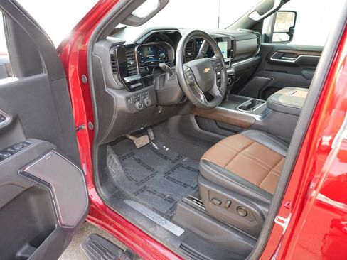 Used 2025 Chevrolet Silverado 3500 High Country w/ High Country Premium Package AWD/4WD image 13
