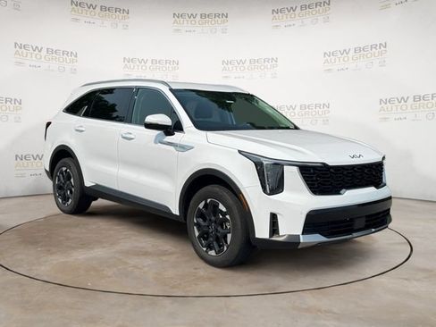 Used 2025 Kia Sorento S AWD/4WD image 7