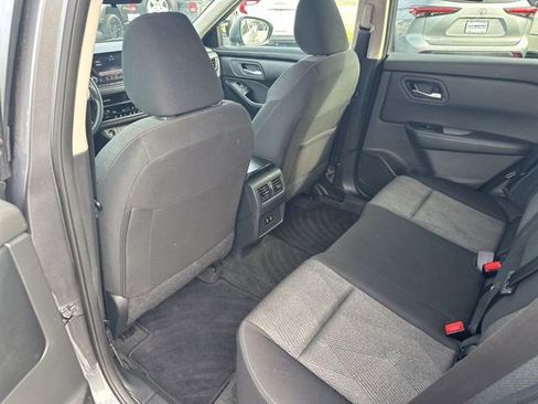 Used 2024 Nissan Rogue SV image 15