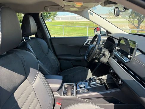 Used 2024 Mitsubishi Outlander SE FWD image 28