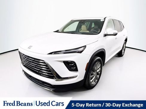 Used 2026 Buick Enclave Preferred AWD/4WD image 3