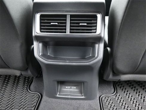 New 2026 Volkswagen Atlas Cross Sport SE image 25