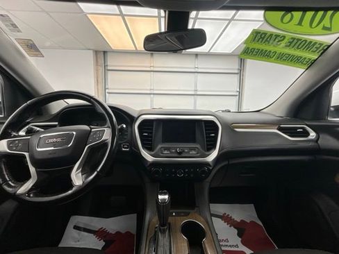 Used 2018 GMC Acadia SLE AWD/4WD image 4