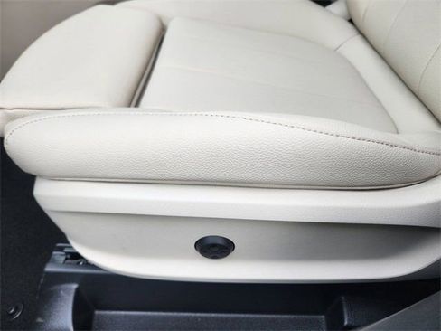 Certified 2026 Mercedes-Benz GLB 250 4MATIC image 9