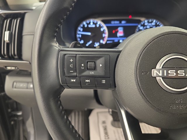 Used 2025 Nissan Pathfinder SV AWD/4WD image 33