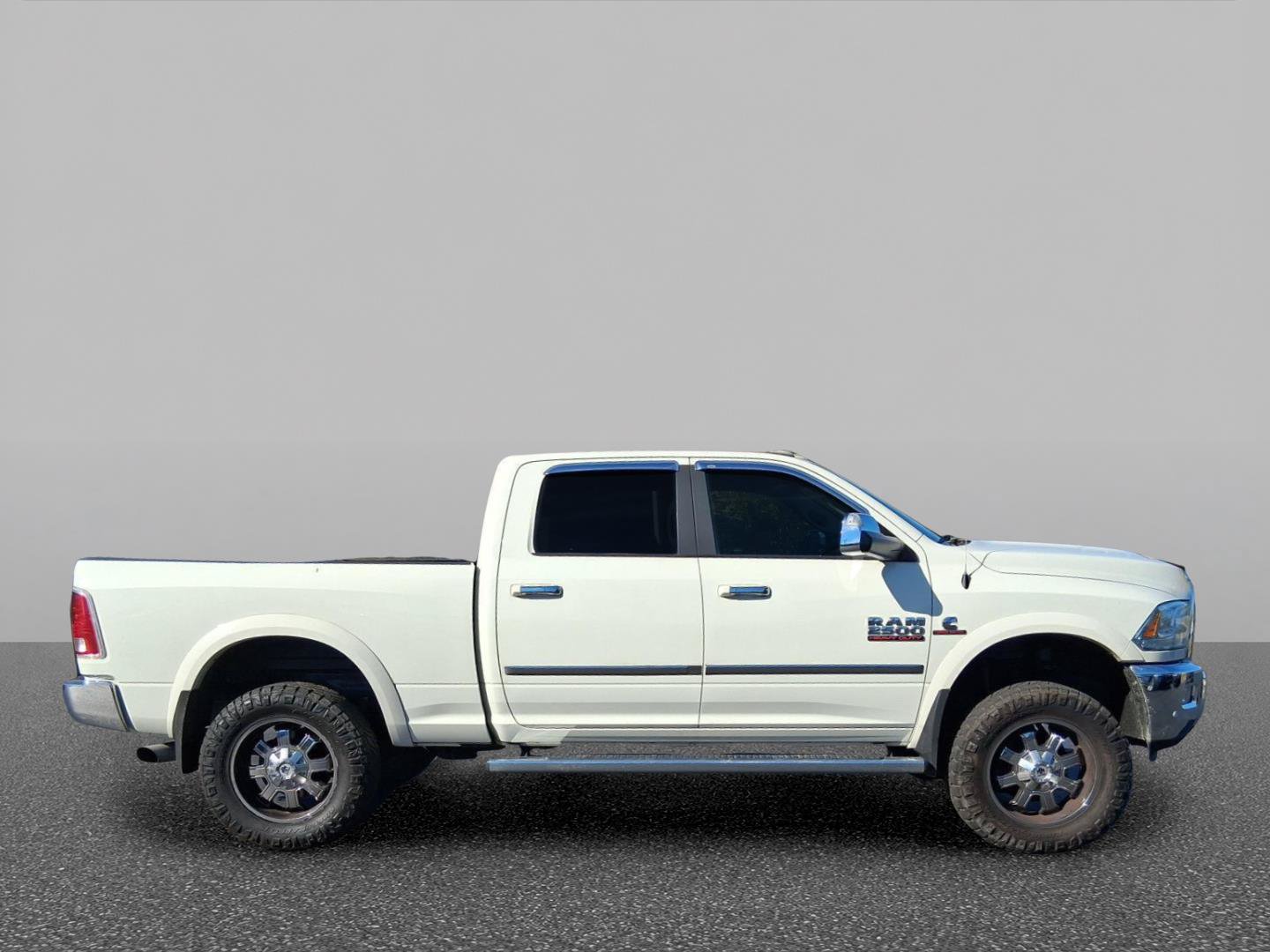 Used 2017 RAM 2500 Laramie AWD/4WD image 5