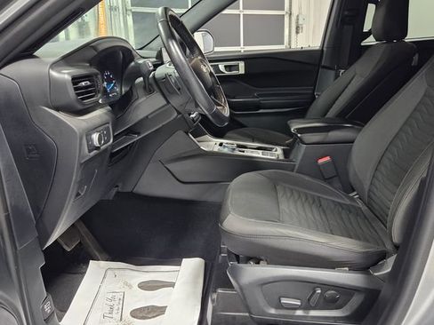 Used 2020 Ford Explorer XLT RWD image 5