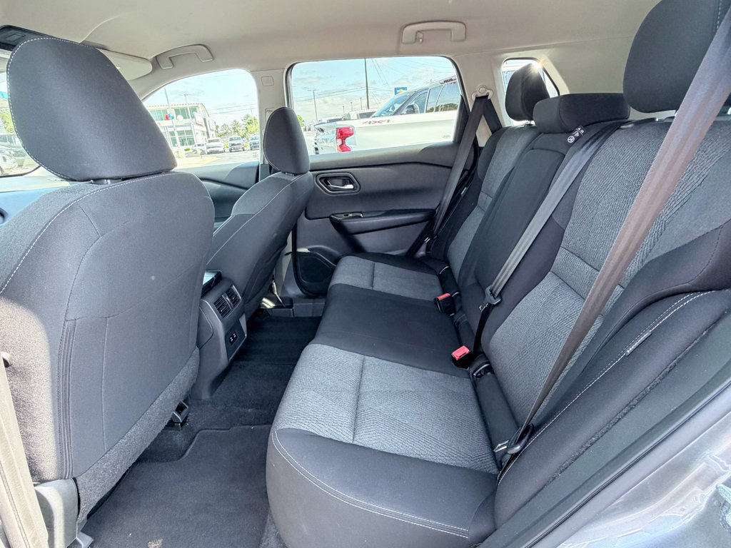 Used 2025 Nissan Rogue SV FWD image 26