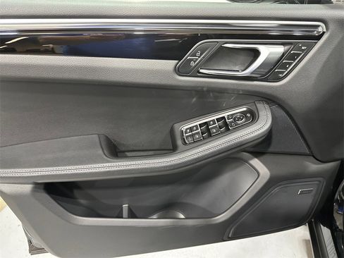 Used 2023 Porsche Macan S image 17