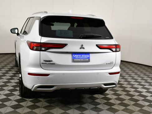Used 2025 Mitsubishi Outlander SEL image 7