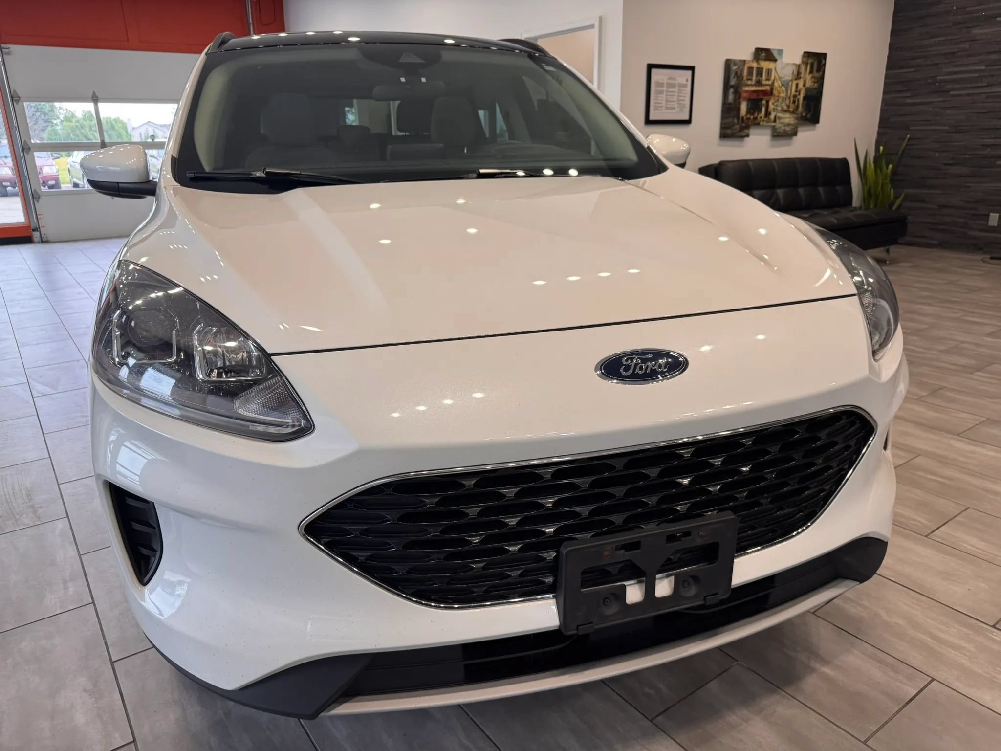 Used 2020 Ford Escape SE FWD image 4