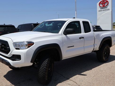 Used 2022 Toyota Tacoma SR w/ SX Package RWD image 7