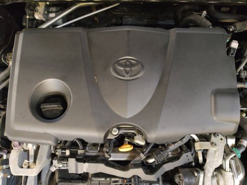 Used 2018 Toyota Camry LE w/ Convenience Package FWD image 30