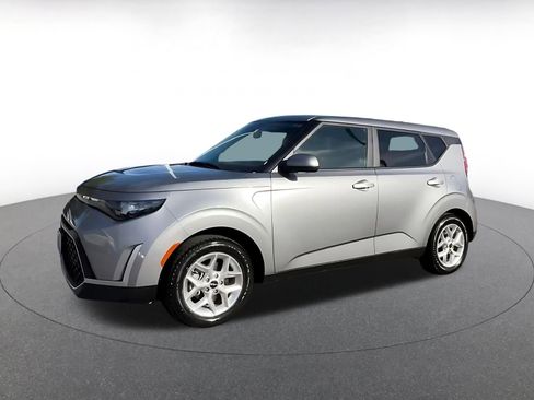 Used 2025 Kia Soul LX w/ LX Technology Package image 8