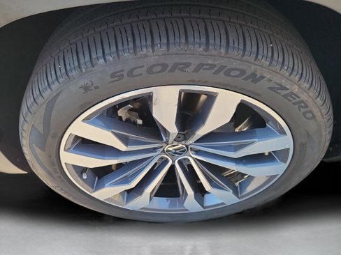 Used 2022 Volkswagen Atlas SEL Premium image 14