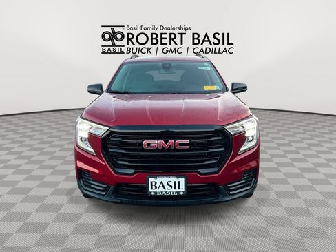 Used 2023 GMC Terrain SLE w/ Driver Convenience Package AWD/4WD image 3