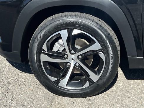 Used 2024 Chevrolet Trax RS w/ Driver Confidence Package FWD image 25