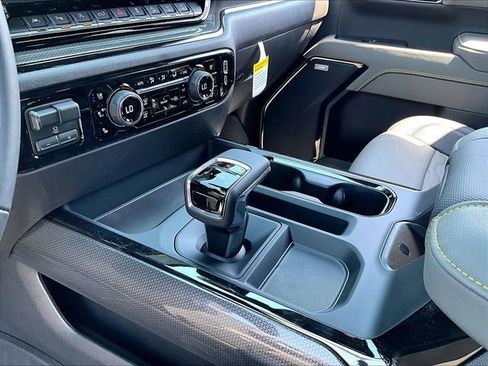 New 2026 Chevrolet Silverado 1500 ZR2 AWD/4WD image 13