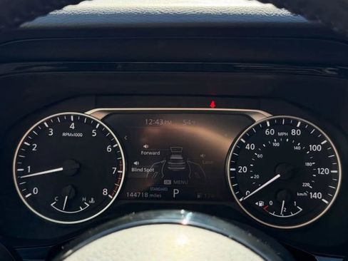 Used 2022 Nissan Pathfinder SV w/ SV Black Package image 33