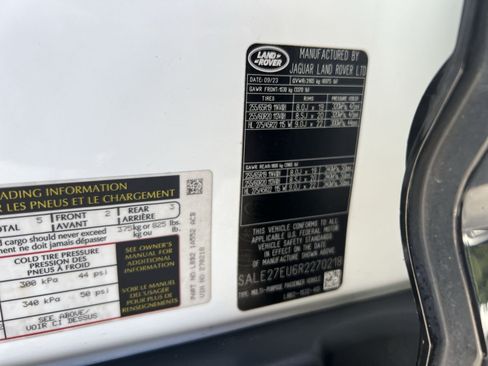 Used 2024 Land Rover Defender 110 X-Dynamic SE AWD/4WD image 29