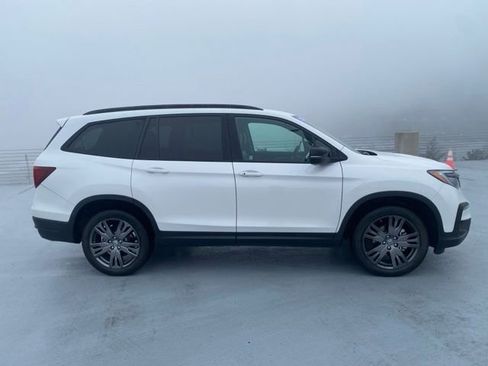 Certified 2022 Honda Pilot Sport image 3